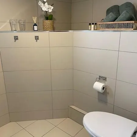 Апартаменты Heritage Retreat - - Free Parking & Free Internet *